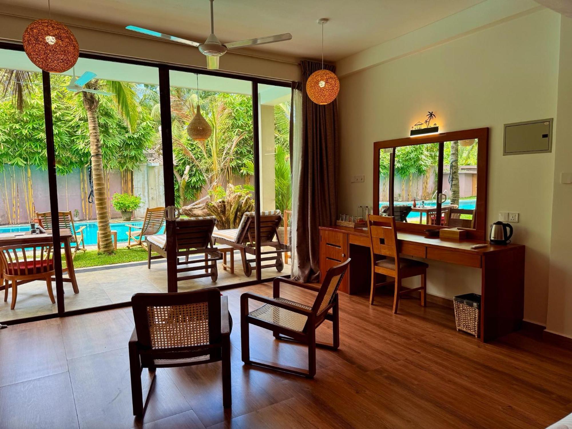 Bed and Breakfast Sri Palms Косгода Экстерьер фото