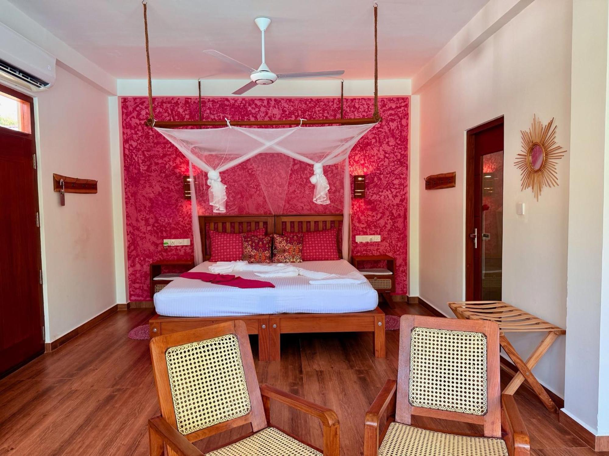 Bed and Breakfast Sri Palms Косгода Экстерьер фото